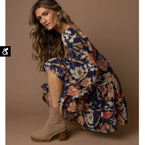 Oasis Society Boots - Picture 3 of 3